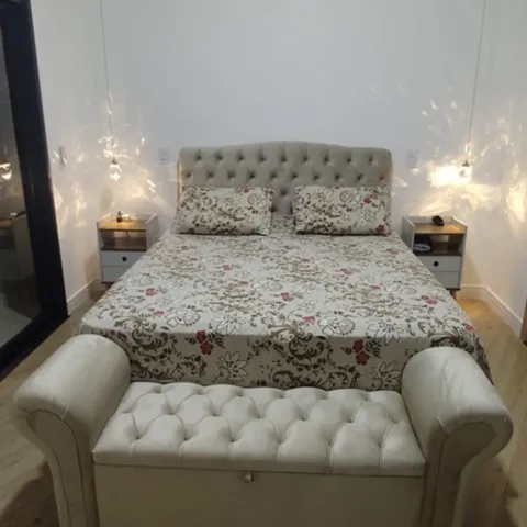 Sobrado colonial com piscina no Residencial Cambarah, em Jarinu