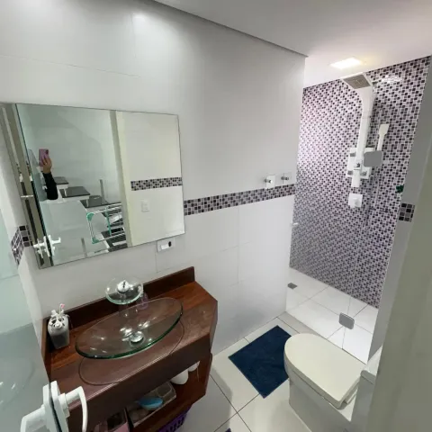 Casa de 240 m² porteira fechada com 4 dormitórios no Residencial dos Metalúrgicos