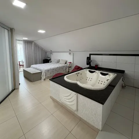 Casa de 240 m² porteira fechada com 4 dormitórios no Residencial dos Metalúrgicos