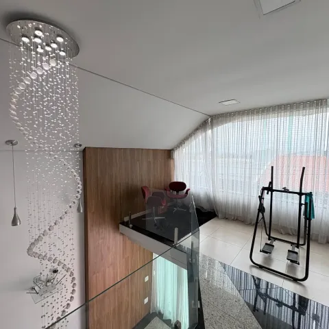 Casa de 240 m² porteira fechada com 4 dormitórios no Residencial dos Metalúrgicos