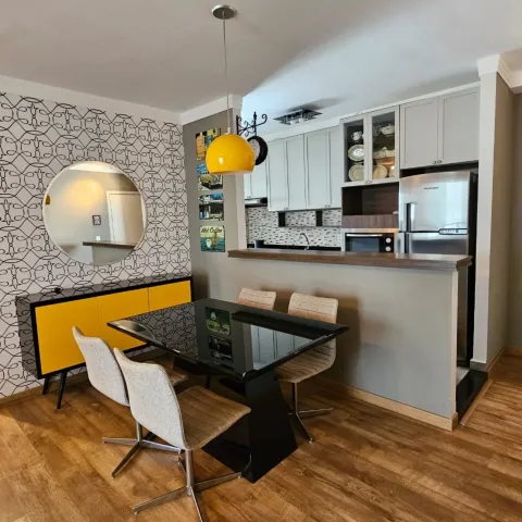 Apartamento de 83 m² com sala estendida e sol da manhã no Condomínio Practice